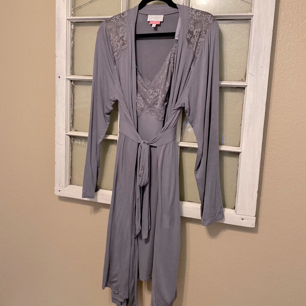 Jessica Simpson nursing nightgown & robe